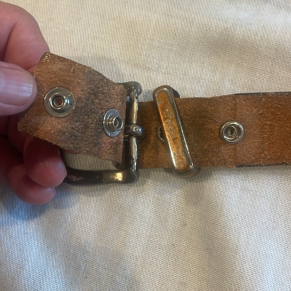 Vintage Leather Floral Tooled Belt with solid brass buckle - Picture 15 of 15